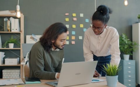 CHOOSING TECHNOLOGY THAT ENHANCES—NOT REPLACES—HUMAN SUPPORT
