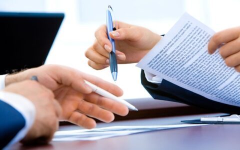 THE ROLE OF HUMAN EXPERTISE IN COMPLEX CLAIMANT INTERACTIONS THE ROLE OF HUMAN EXPERTISE IN COMPLEX CLAIMANT INTERACTIONS